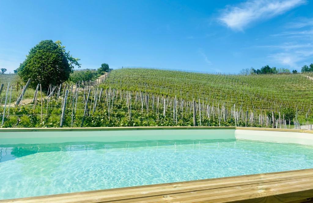 Madama Langa Country House Con Piscina Nelle Vigne Montelupo Albese Exterior foto