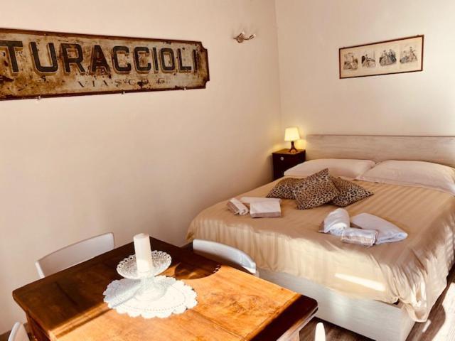 Madama Langa Country House Con Piscina Nelle Vigne Montelupo Albese Exterior foto