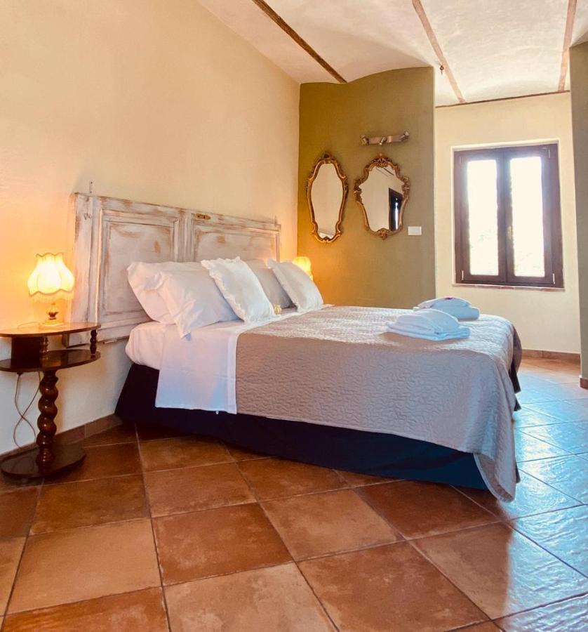Madama Langa Country House Con Piscina Nelle Vigne Montelupo Albese Exterior foto